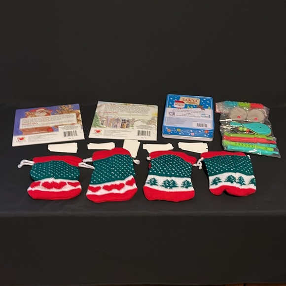 Christmas CD’s w/Read Along Books, Knit Gift Bags, Letters to Santa Kit & Tags - Picture 9 of 16